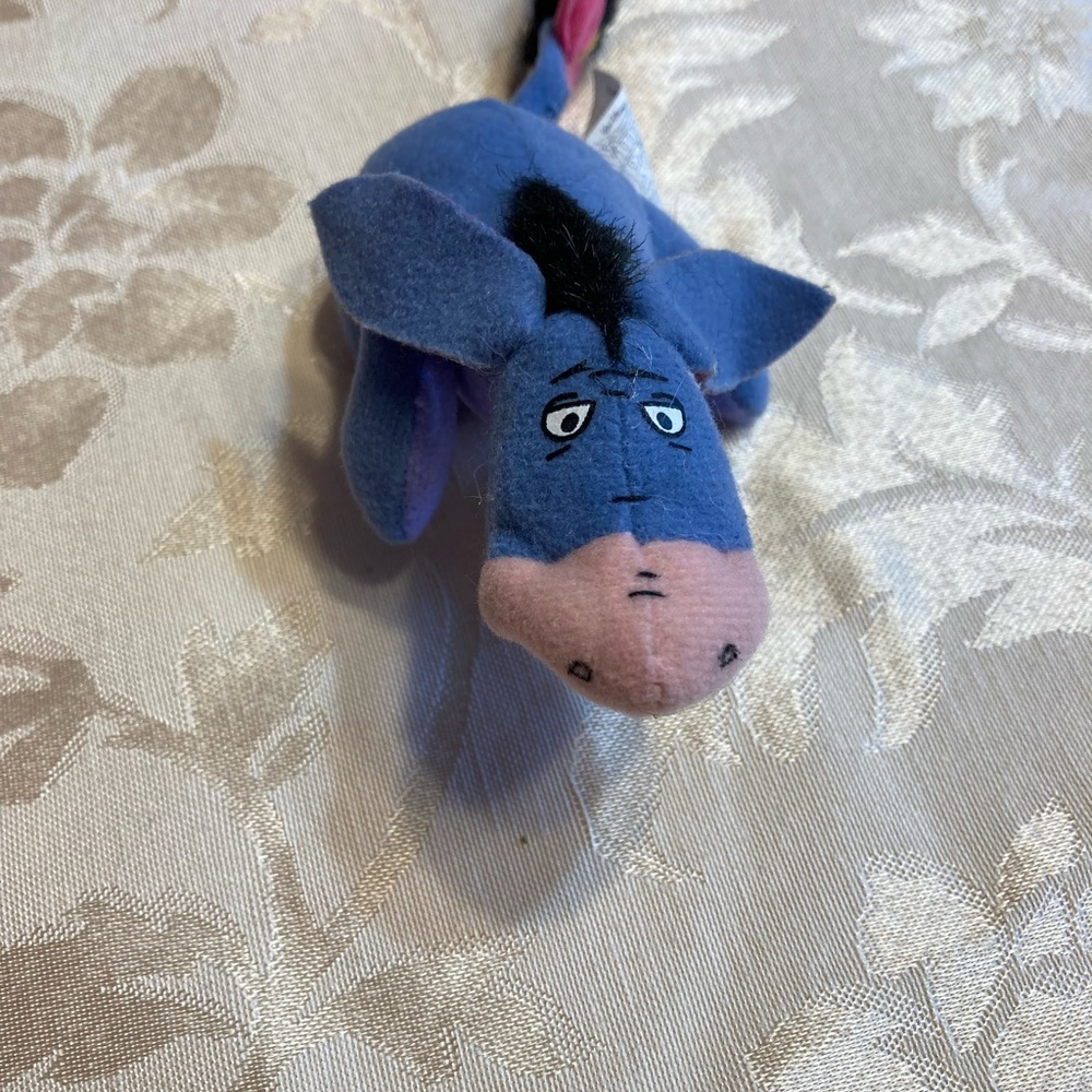 Tiny plush Eeoyre